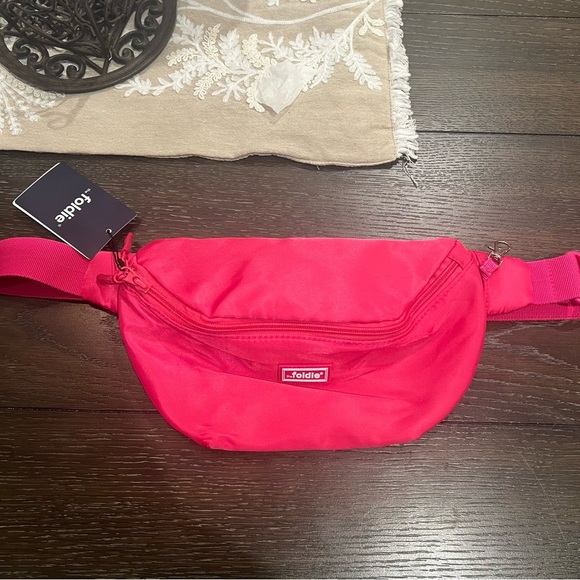 NWT Foldie Hot Pink RFID Safe Bag - Picture 2 of 9